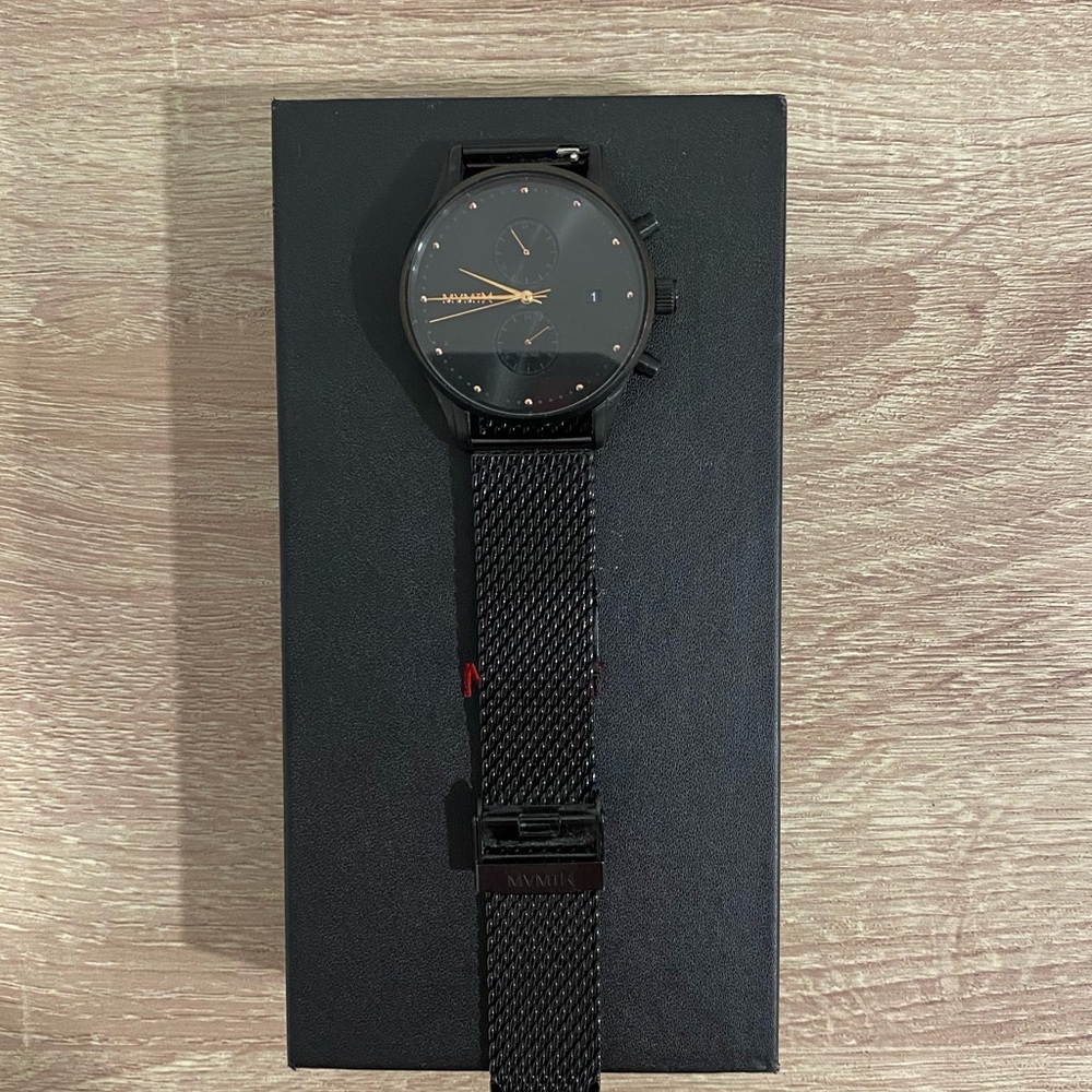 MVMT BLACK ROSE GOLD WATCH. - Picture 2 of 3